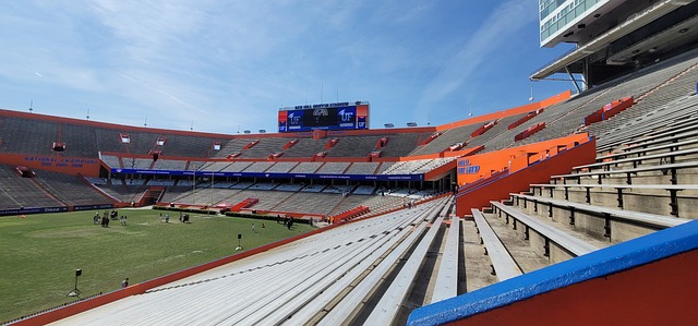 并攀升至西 并攀升至西